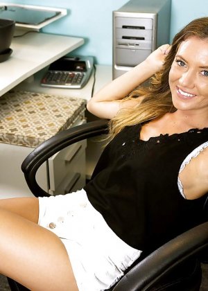 Натуральная грудастая малолетка Allison Faye Фото #6